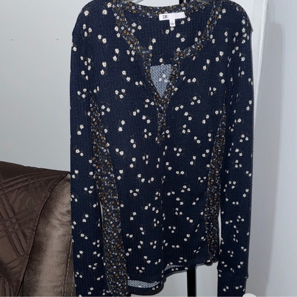 DR2 Navy Floral Long Sleeve Top w/ Thumb Holes Size L NWOT - Picture 5 of 6